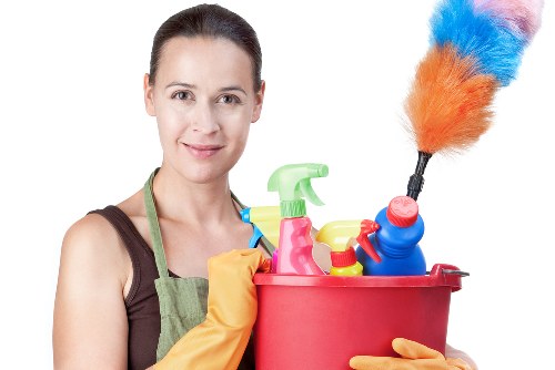 Professional house cleaning service in a North London N7 home