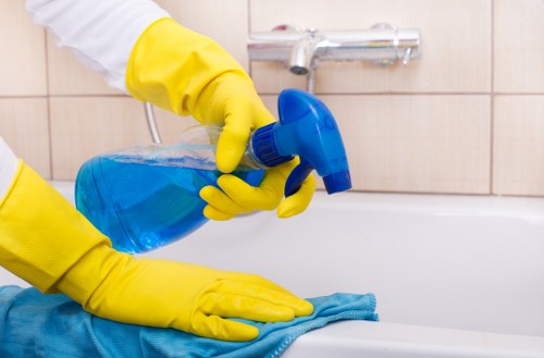 Local hard floor cleaning visit for residential and commercial customers in N7