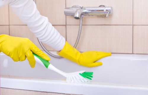 Fabric-safe curtain cleaning service in a residential room in N7